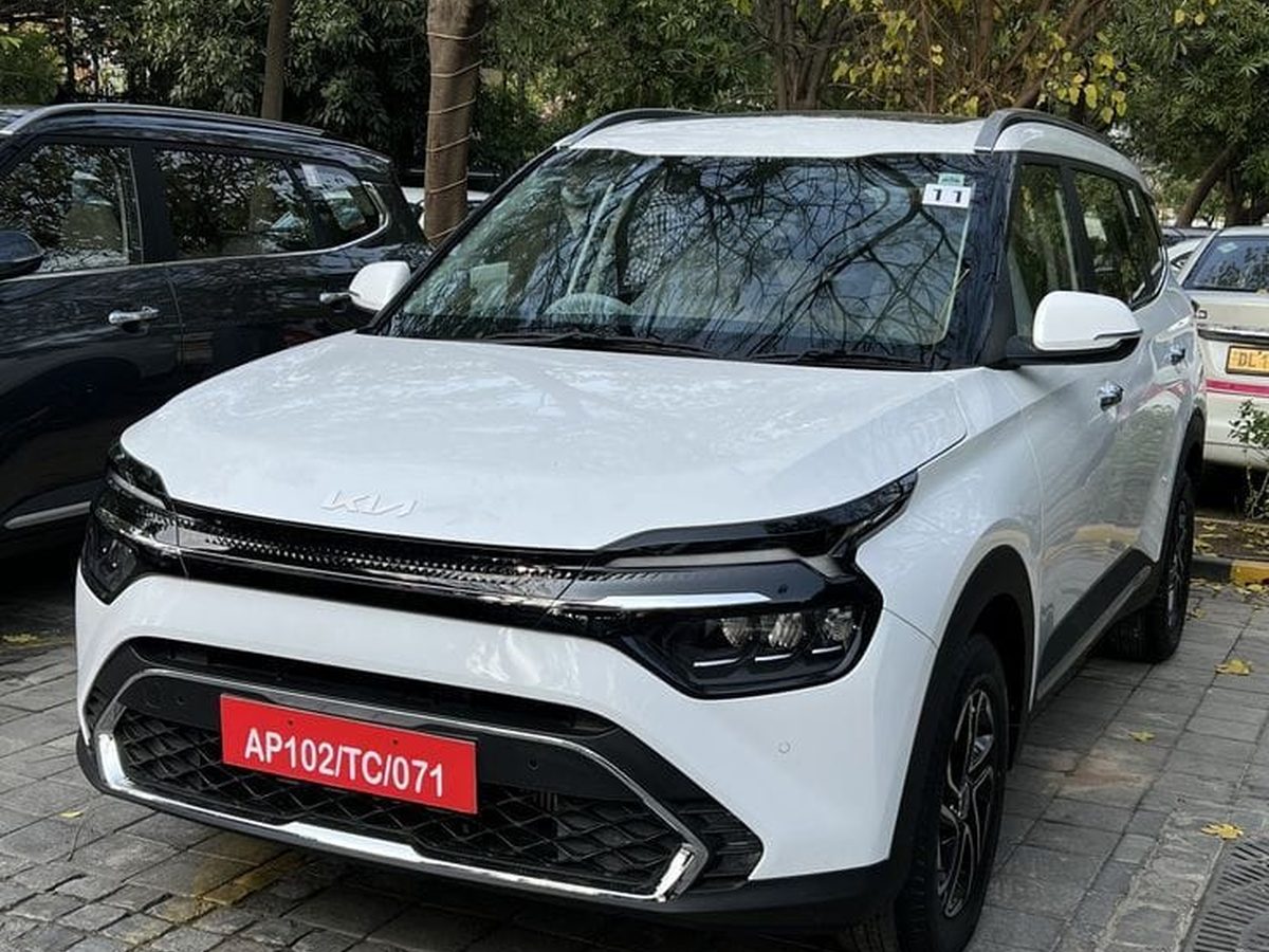 SUV available for hire from Vinayak Tours and Travels